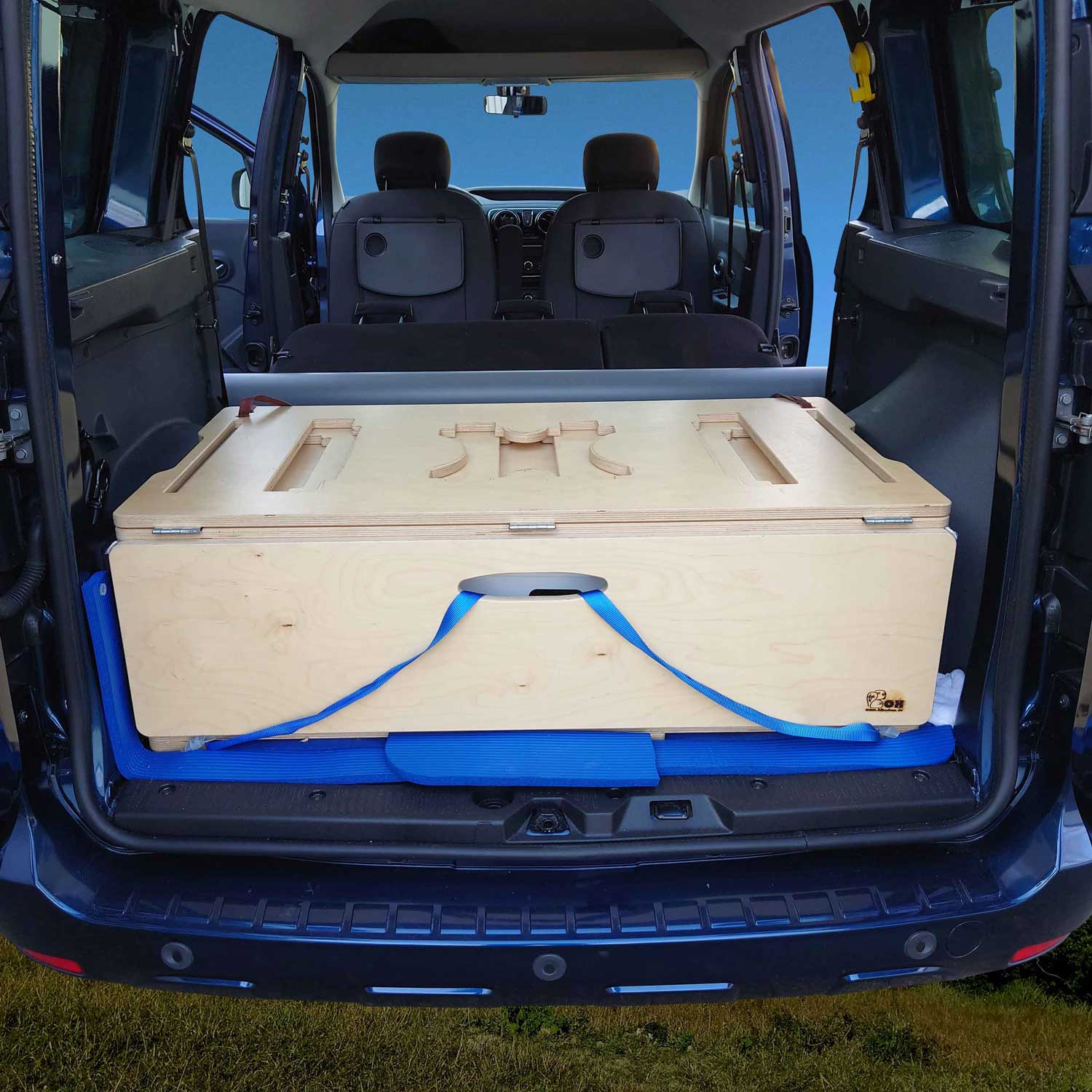 Zusammengeklapptes Campingmatratze mit Stauraum für den Dacia Dokker – 110×190 cm, kompakte Schlaflösung für unterwegs